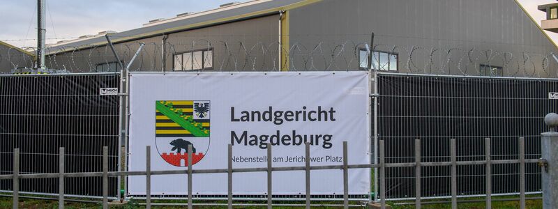 Für den Prozess ist ein Interims-Gerichtsgebäude errichtet worden. (Archivbild) - Foto: Klaus-Dietmar Gabbert/dpa