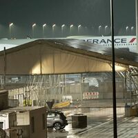 Grund für die Umleitung war laut Airline Brandgeruch im Cockpit.  - Foto: Ehsan Monajati/dpa