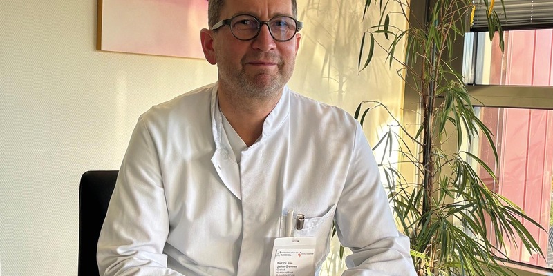 Neuer Chefarzt der Gefäßchirurgie am Klinikum Bielefeld: Prof. Dr. med. Jochen Grommes übernimmt Leitung / Nachfolge von Dr. med. Ralf-Gerhard Ritter angetreten - Foto: presseportal.de