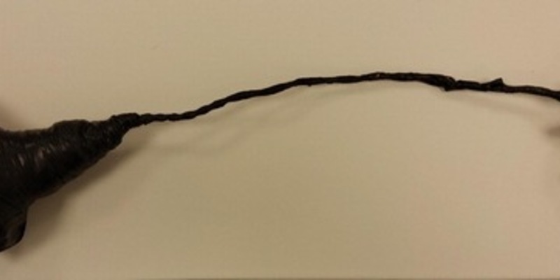 BPOL-FL: Gesuchter Mann im Bahnhof Neumünster verhaftet, Sicherstellung eines Totschlägers (Foto) - Foto: presseportal.de