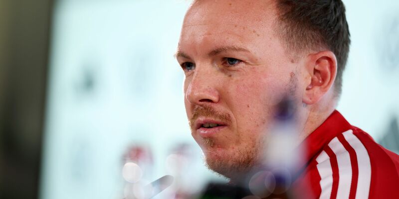 Julian Nagelsmann bangt um den Einsatz von Nils Schlotterbeck. - Foto: Christian Charisius/dpa