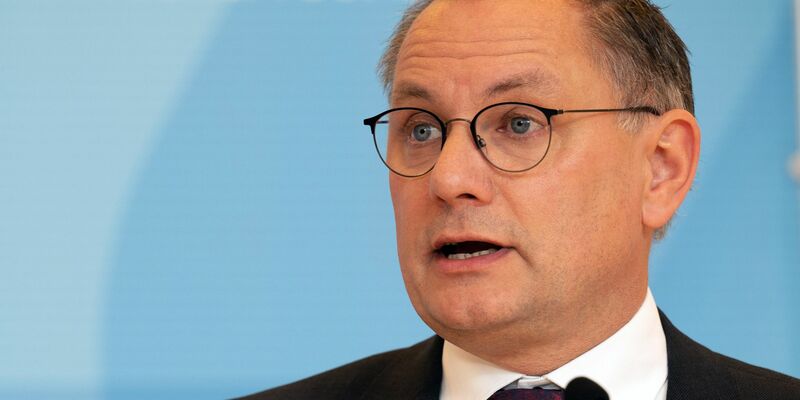 AfD-Chef Tino Chrupalla spricht von Spaltung. (Archivbild)  - Foto: Alicia Windzio/dpa