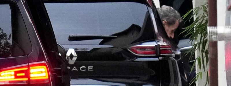 Sarkozy ist nach drei Wochen Haft wieder zu Hause. - Foto: Christophe Ena/AP/dpa