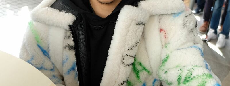 In diesem Outfit kam Leroy Sané 2019 in Wolfsburg an. (Archivbild)  - Foto: Peter Steffen/dpa