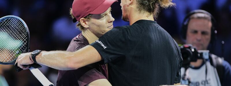 Schätzen und respektieren sich: Jannik Sinner (l) und Alexander Zverev - Foto: Heinz-Peter Bader/AP/dpa