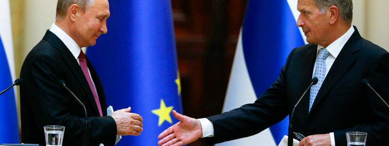 Auch trotz zunehmender Spannungen versuchte Niinistö, den Kontakt zu Putin nicht abreißen zu lassen. (Archivbild) - Foto: Alexander Zemlianichenko/AP POOL/dpa