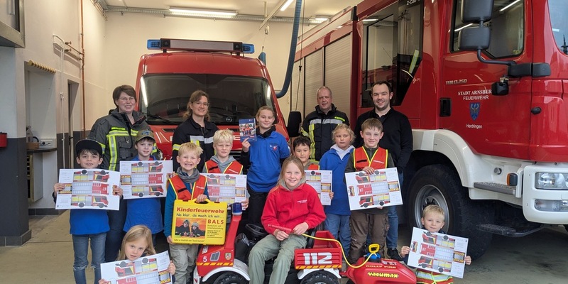 FW-AR: Spenden für den Feuerwehr-Nachwuchs in Herdringen und Oeventrop - Foto: presseportal.de