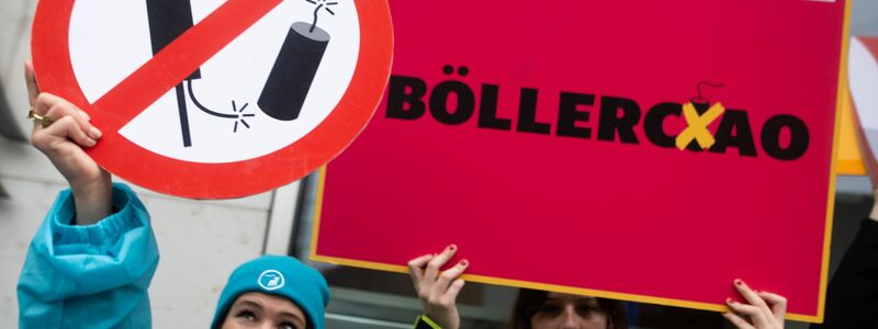 Organisationen wie die Deutsche Umwelthilfe und die Berliner Gewerkschaft der Polizei (GdP) fordern ein Böllerverbot für den Privatgebrauch. (Archivbild) - Foto: Sebastian Christoph Gollnow/dpa