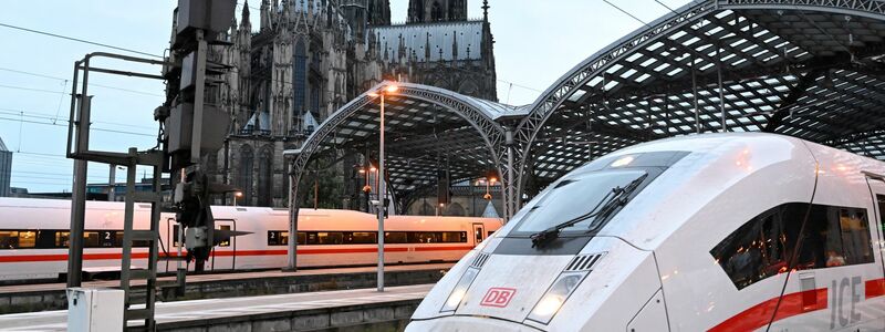 1.300 Züge pro Tag, Hunderttausende Reisende: Der Kölner Hauptbahnhof ist eine zentrale Drehscheibe für den Bahnverkehr. (Archivbild) - Foto: Roberto Pfeil/dpa