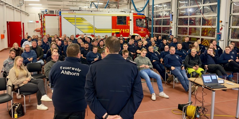 FW-OLL: Gemeindefeuerwehr Großenkneten informiert über Aufbau des Katastrophen- und Zivilschutz - Foto: presseportal.de