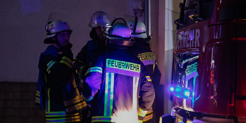 FW LK Neunkirchen: Feuerwehr rettet Meerschweinchen aus brennendem Haus - Foto: presseportal.de