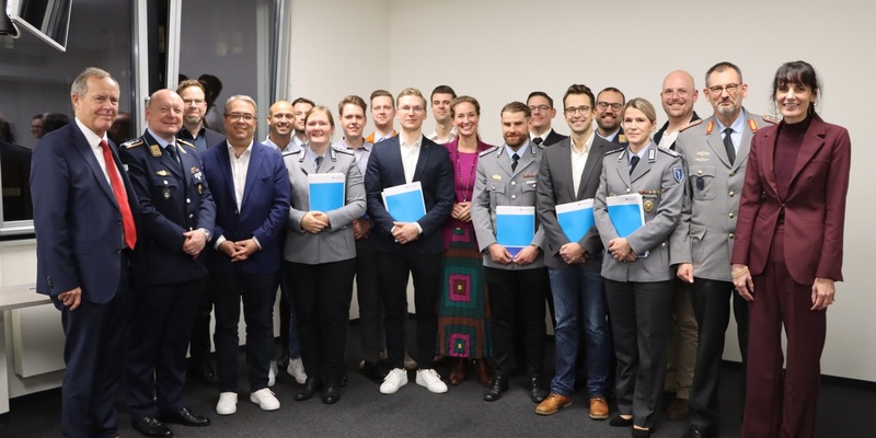 BG Kliniken und Bundeswehrkrankenhäuser festigen Kooperation mit gemeinsamer Führungskräfteentwicklung: Erste Teilnehmende schließen Fortbildung erfolgreich ab - Foto: presseportal.de
