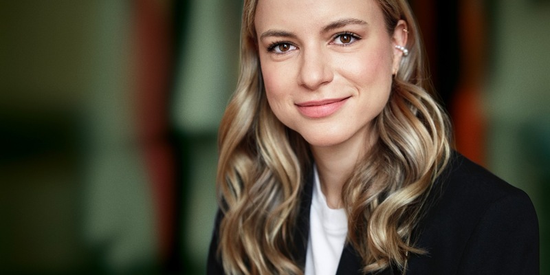 Julia Engelmann gewinnt Ehrenpreis / Verleihung bei den Best of Poetry Slam Day Awards 2026 in der Elbphilharmonie - Foto: presseportal.de