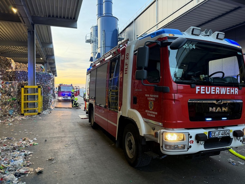 FW Flotwedel: Schwelbrand in Maschine sorgt für Feuerwehreinsatz in Eicklingen - Foto: presseportal.de
