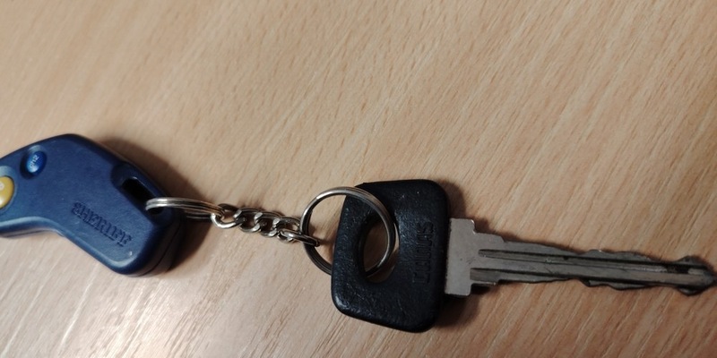 POL-EL: Emlichheim - Polizei bittet um Hinweise zu aufgefundenem Fahrzeugschlüssel - Foto: presseportal.de