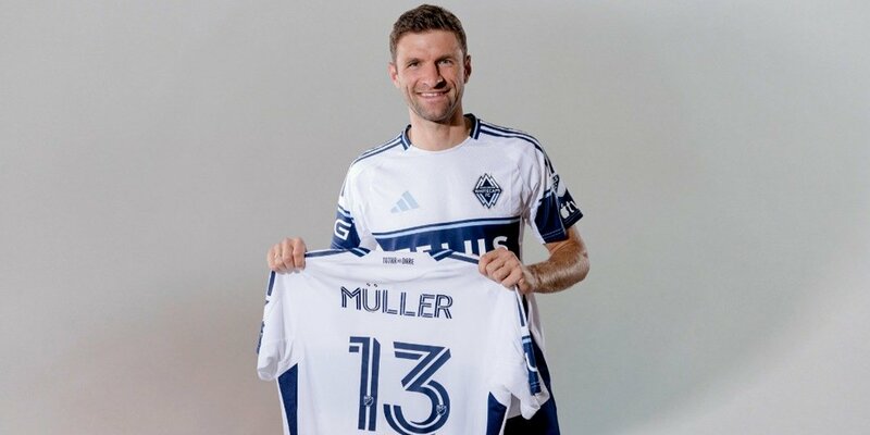 Thomas Müller ruft zu Mega-Charity auf! / Bei United Charity zugunsten der Nicolaidis YoungWings Stiftung mitbieten - Foto: presseportal.de