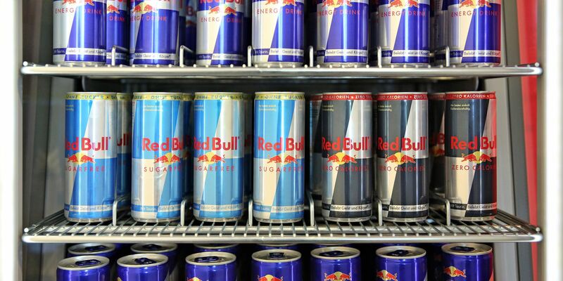 Hat Red Bull gegen EU-Kartellrecht verstoßen? Die Europäische Kommission leitet eine Untersuchung ein. (Archivbild) - Foto: Jan Woitas/dpa-Zentralbild/dpa