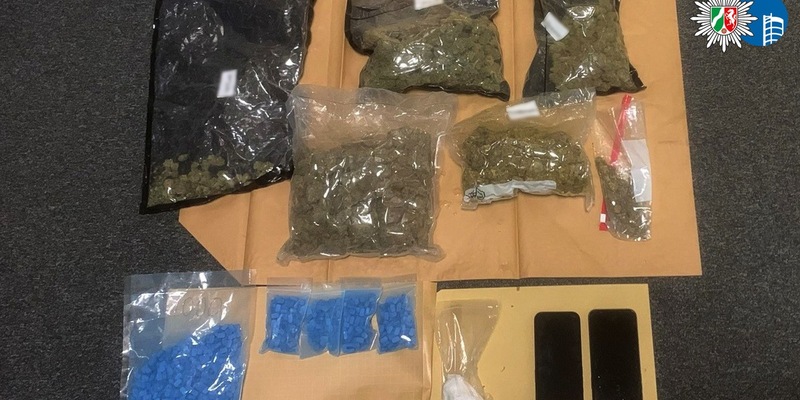 POL-OB: Flucht ohne Happy End - 25-Jähriger mit Tüten voller Drogen festgenommen - Foto: presseportal.de