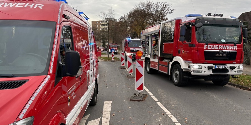 FW Moers: Tiefbauunfall im Moerser Norden / Eine Person in Baugrube verschüttet - Foto: presseportal.de