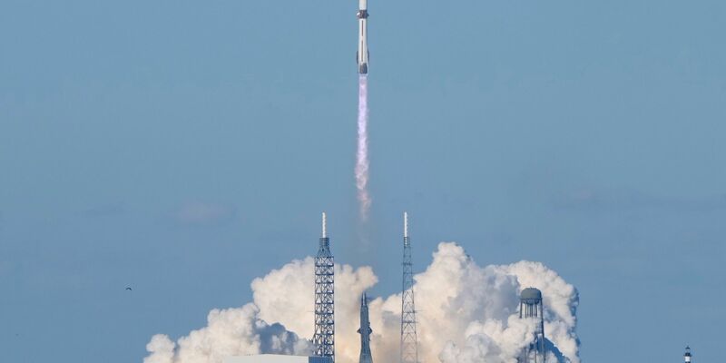 Zweimal musste der Start zuvor verschoben werden.  - Foto: John Raoux/AP/dpa