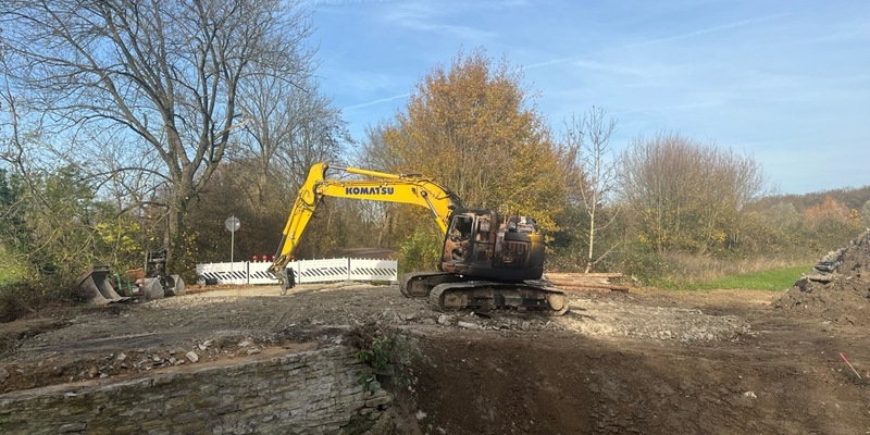 POL-SO: Kettenbagger gerät in Brand - Polizei sucht Zeugen - Foto: presseportal.de