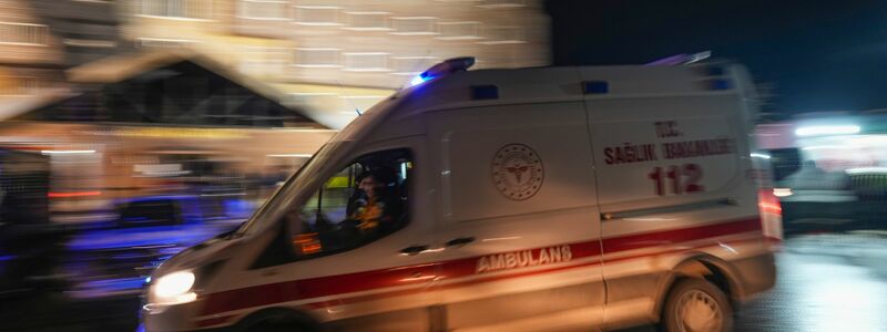 Die gesamte Familie kam erneut in die Klinik, wo beide Kinder starben. (Symbolbild) - Foto: Francisco Seco/AP/dpa