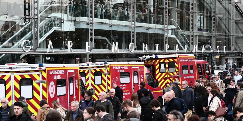 Im Zuge von Ermittlungen wegen häuslicher Gewalt hatten Beamte auf den mit einem Zug ankommenden 44-Jährigen gewartet. - Foto: Thibaud Moritz/AFP/dpa