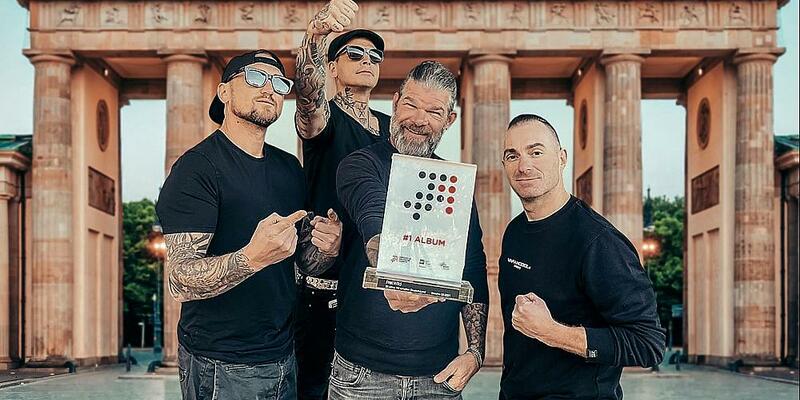 Frei.Wild mit dem Nummer 1 Award der offiziellen Deutschen Charts (Archiv) - Foto: Frei.Wild, Text: über dts Nachrichtenagentur