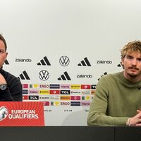 Bundestrainer Nagelsmann (l.) setzt auch auf Nick Woltemade (r.).  - Foto: Arne Richter/dpa