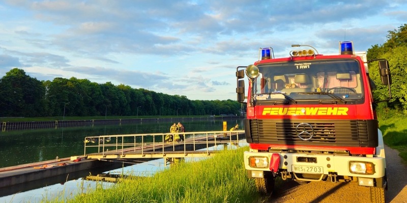 FW Hünxe: Reh im Wesel-Datteln-Kanal - Foto: presseportal.de