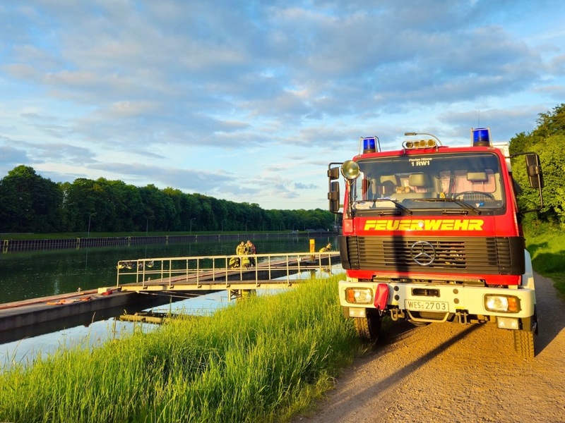 FW Hünxe: Reh im Wesel-Datteln-Kanal - Foto: presseportal.de