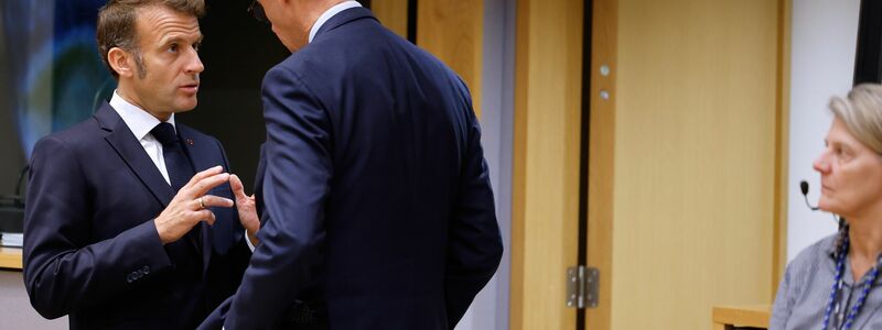 Bundeskanzler Friedrich Merz (CDU) und der französische Präsident, Emmanuel Macron, haben zum «Summit on European Digital Sovereignty» eingeladen. (Archivfoto) - Foto: Geert Vanden Wijngaert/AP/dpa