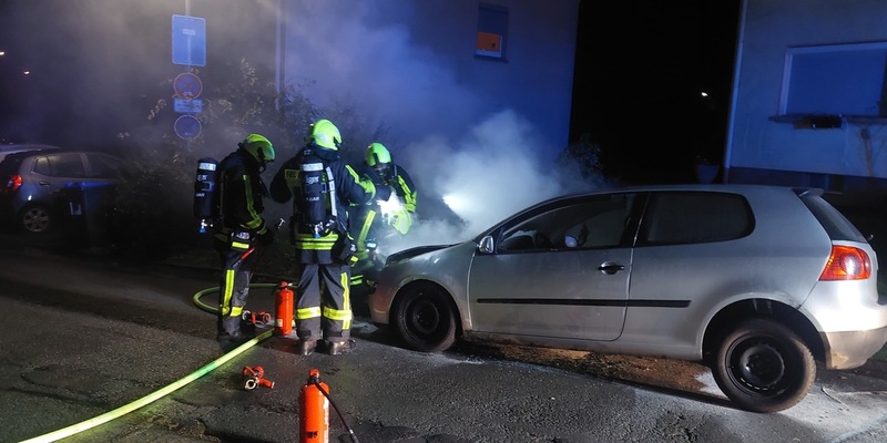 FW-EN: Brennen 2 PKW am Martfelder Weg - Foto: presseportal.de