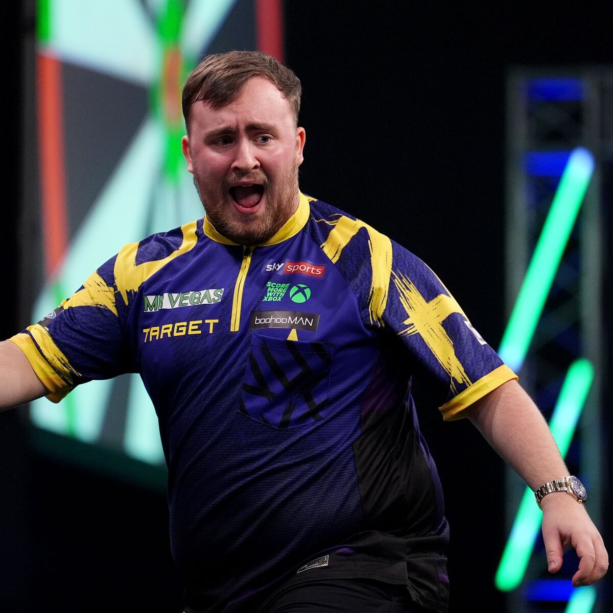 Titelgewinn und Platz eins: Darts-Wunderkind Luke Littler. - Foto: Martin Rickett/PA Wire/dpa