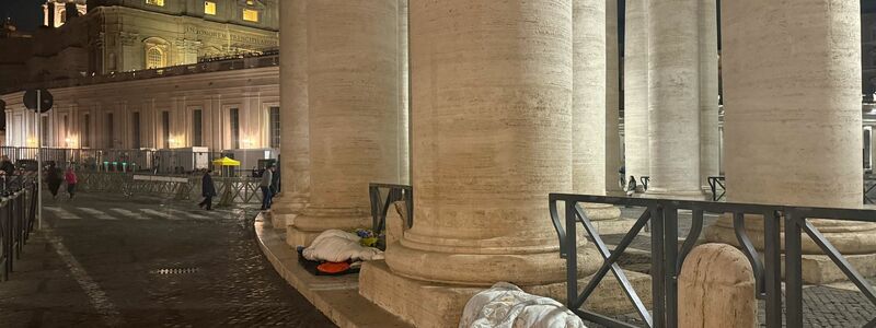 Auch dicke Schlafsäcke reichen jetzt nicht wirklich aus. - Foto: Christoph Sator/dpa