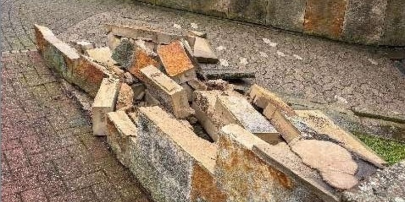 POL-NI: Unfallflucht in Obernkirchen - Sandsteinmauer beschädigt - Foto: presseportal.de