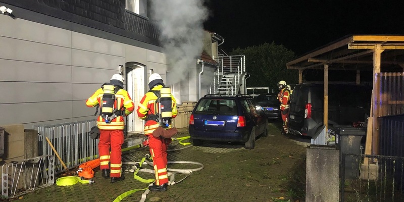 FW Minden: Zwei Verletzte nach Kellerbrand in Minden Todtenhausen - Foto: presseportal.de