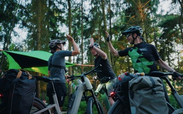 Grenzerfahrung Akku-Management: Kalkhoff zeigt, was 370 km mit dem E-Trekking-Bike bedeuten - Foto: presseportal.de