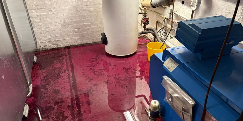 FW Wathlingen: Ausgetretenes Heizöl sorgt für Gefahrguteinsatz - Foto: presseportal.de