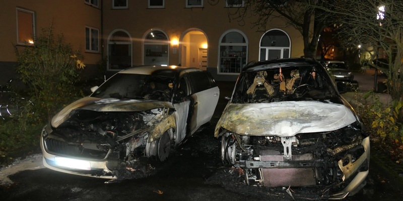 POL-KS: 45.000 Euro Schaden durch Brandstiftung an zwei Skoda: Zeugen in Herkulesstraße gesucht - Foto: presseportal.de