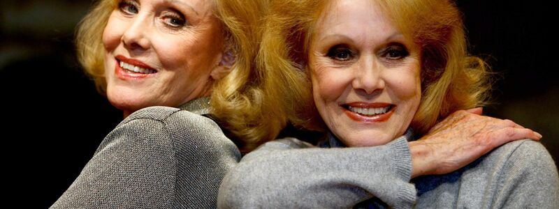 Die Kessler-Zwillinge standen jahrzehntelang in der Öffentlichkeit. (Archivbild von 2006) - Foto: Bernd Weissbrod/dpa