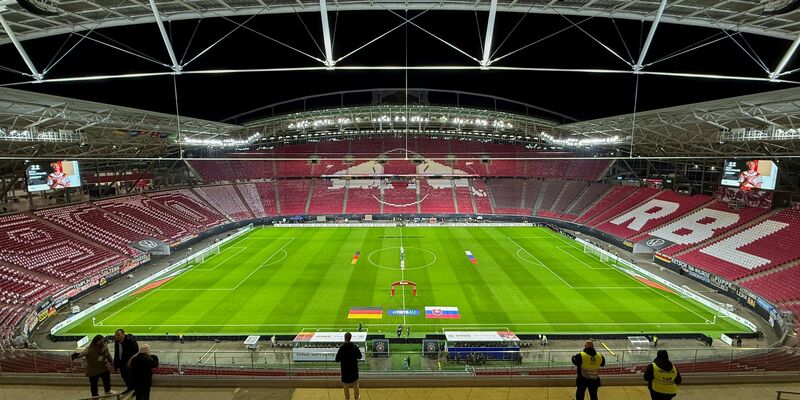 In Leipzig will die Nationalmannschaft die WM-Teilnahme perfekt machen. - Foto: Jan Woitas/dpa