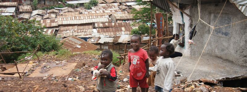 Gerade Kinder in armen Regionen der Welt werden wegen fehlender Sanitäranlagen häufig krank. (Archivbild) - Foto: picture alliance / dpa
