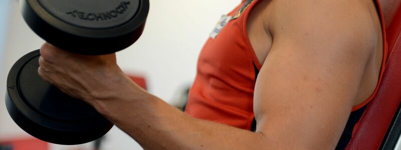 Laut Männlichkeitsforscher Boris von Heesen ist eine der besonders hartnäckigen Erzählungen zum Thema Männlichkeit, dass Männer körperlich unzerstörbar sein müssen. (Symbolbild) - Foto: Britta Pedersen/dpa