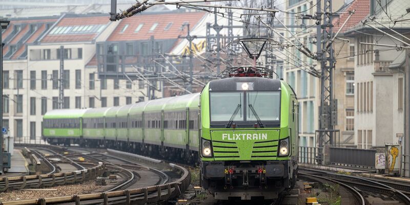 Flixtrain hat im deutschen Bahnnetz viel vor. - Foto: Soeren Stache/dpa