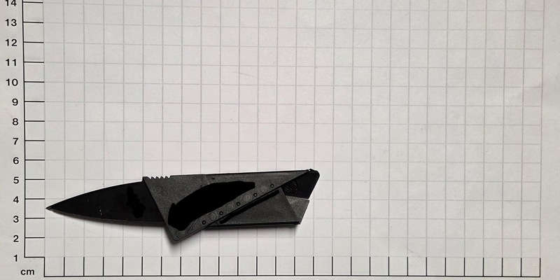 BPOL NRW: Bundespolizei findet Scheckkartenmesser und beschlagnahmt es! - Foto: presseportal.de