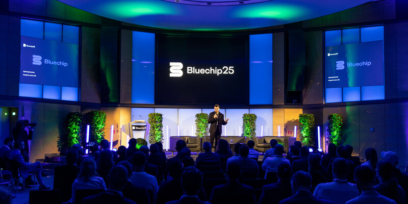 Bluechip-CEO Benjamin Levit on stage - Foto: Bluechip/Wolfgang Springler über pressetext.de