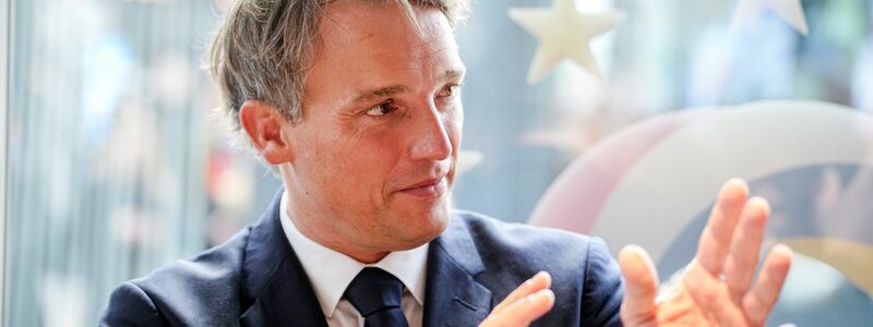 SAP-Chef Christian Klein und weitere Firmenvertreter waren zu Gast beim Digitalgipfel. - Foto: Kay Nietfeld/dpa