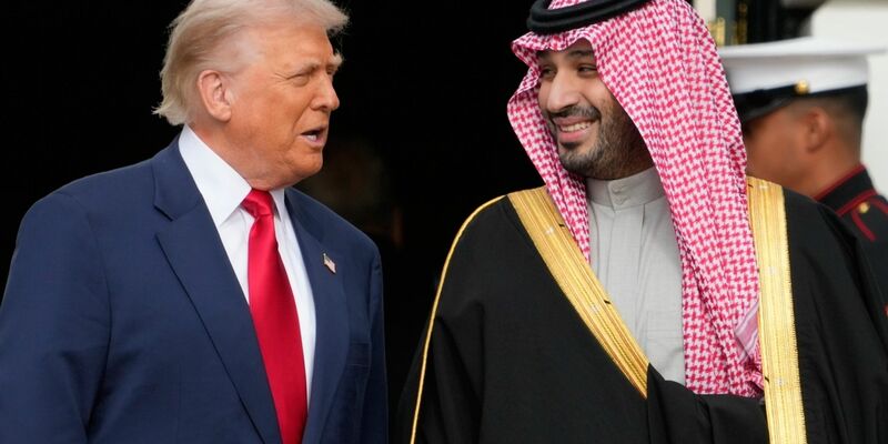 US-Präsident Donald Trump empfing den saudischen Kronprinzen Mohammed bin Salman im Weißen Haus. - Foto: Mark Schiefelbein/AP/dpa