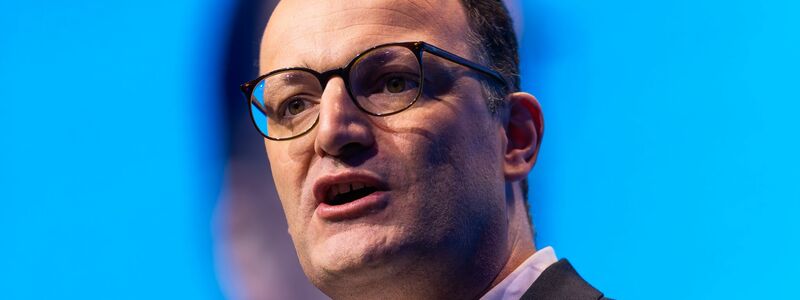 Unionsfraktionschef Jens Spahn wird vorgehalten, bisherige Krisen nicht ausreichend gemanagt zu haben. (Archivbild) - Foto: Philipp von Ditfurth/dpa